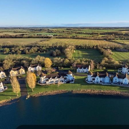 Liming Lodge - Lakeside Home In The Cotswolds Южен Сърни Екстериор снимка