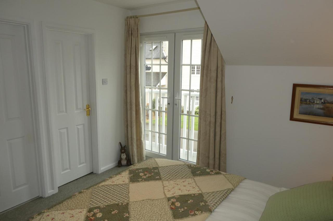 Liming Lodge - Lakeside Home In The Cotswolds Южен Сърни Екстериор снимка