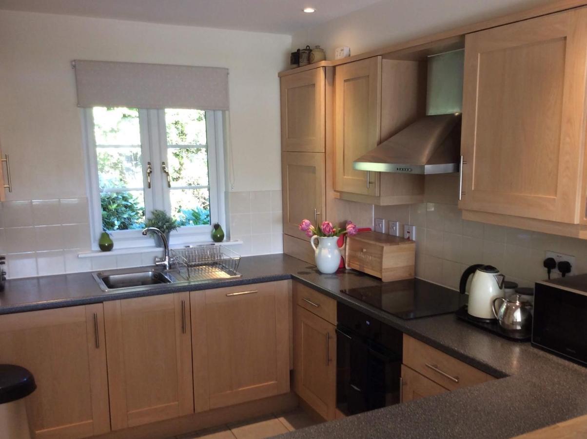 Liming Lodge - Lakeside Home In The Cotswolds Южен Сърни Екстериор снимка