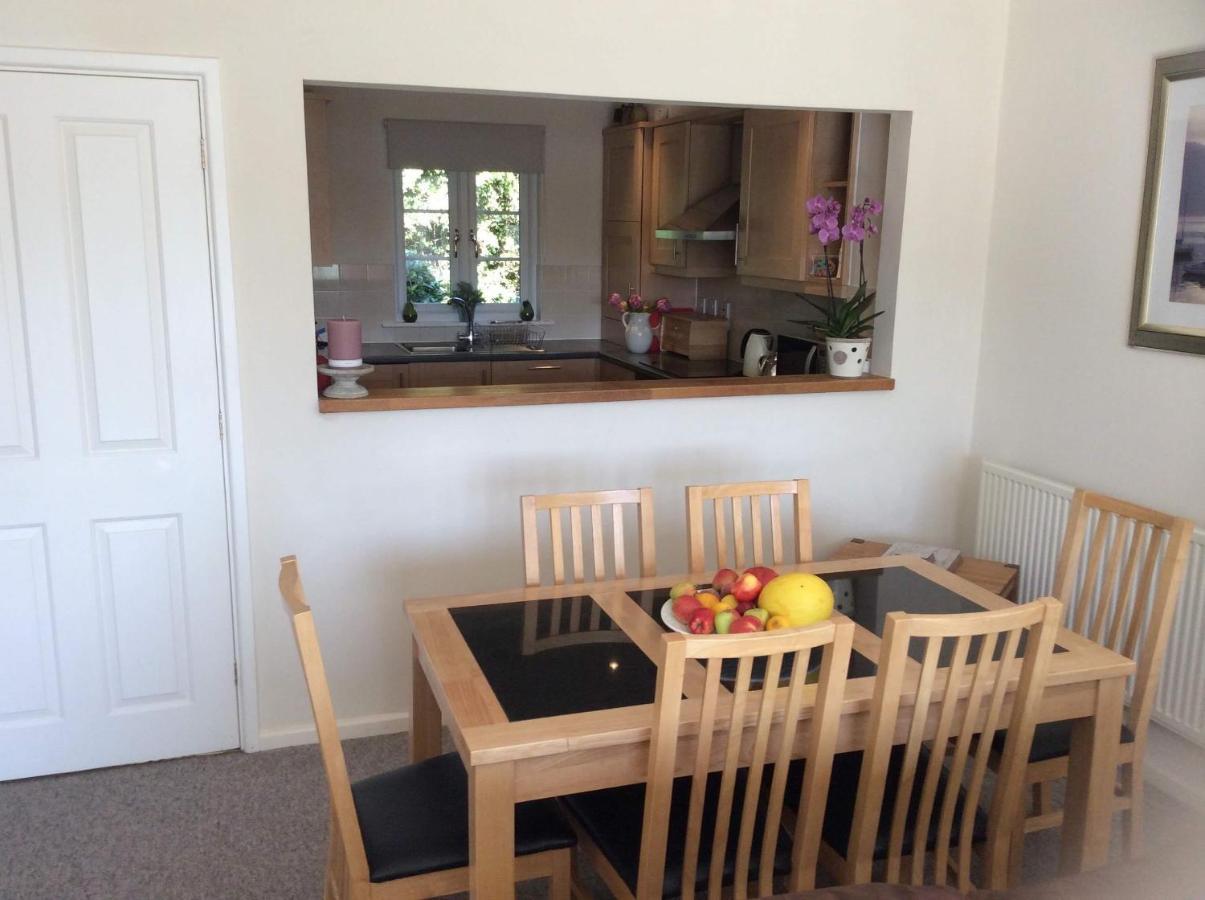 Liming Lodge - Lakeside Home In The Cotswolds Южен Сърни Екстериор снимка