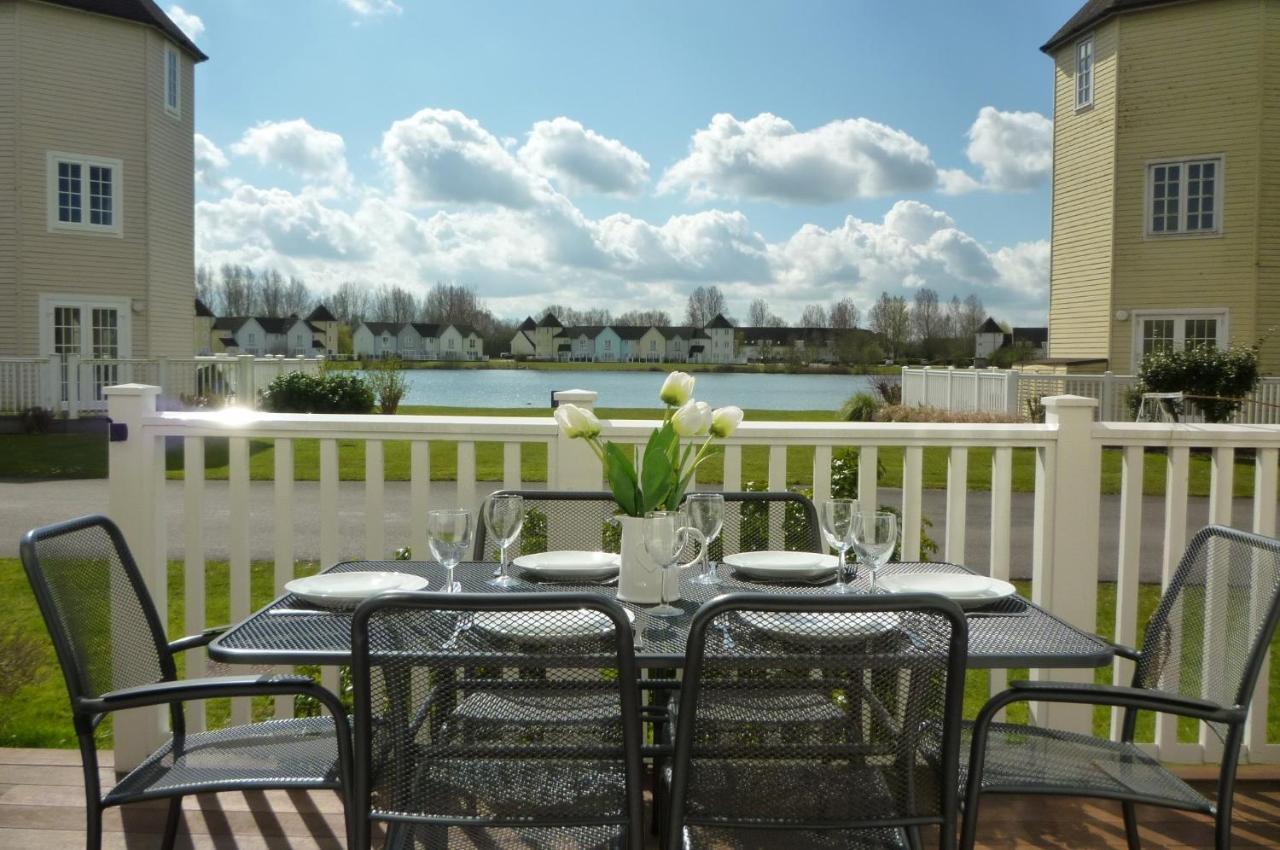 Liming Lodge - Lakeside Home In The Cotswolds Южен Сърни Екстериор снимка