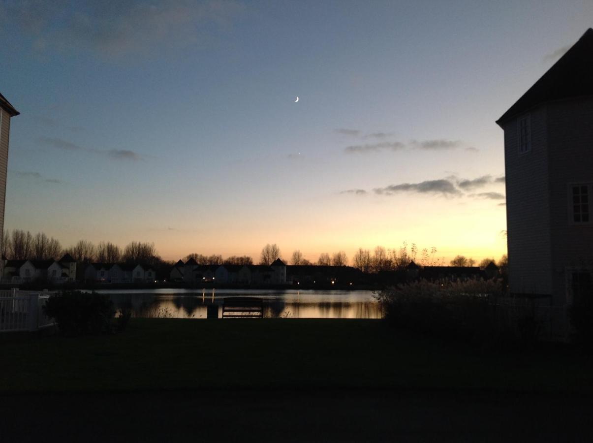 Liming Lodge - Lakeside Home In The Cotswolds Южен Сърни Екстериор снимка