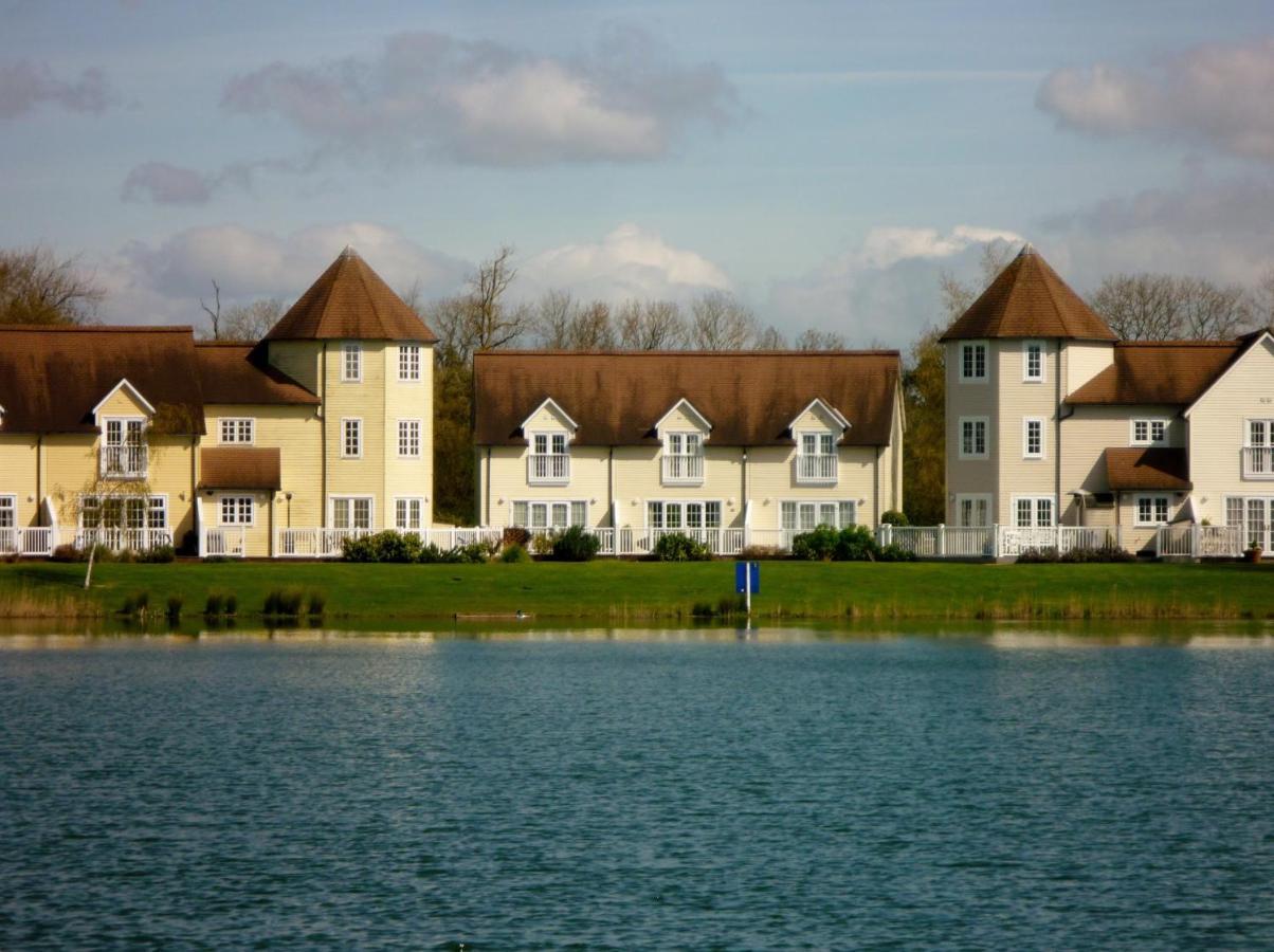 Liming Lodge - Lakeside Home In The Cotswolds Южен Сърни Екстериор снимка