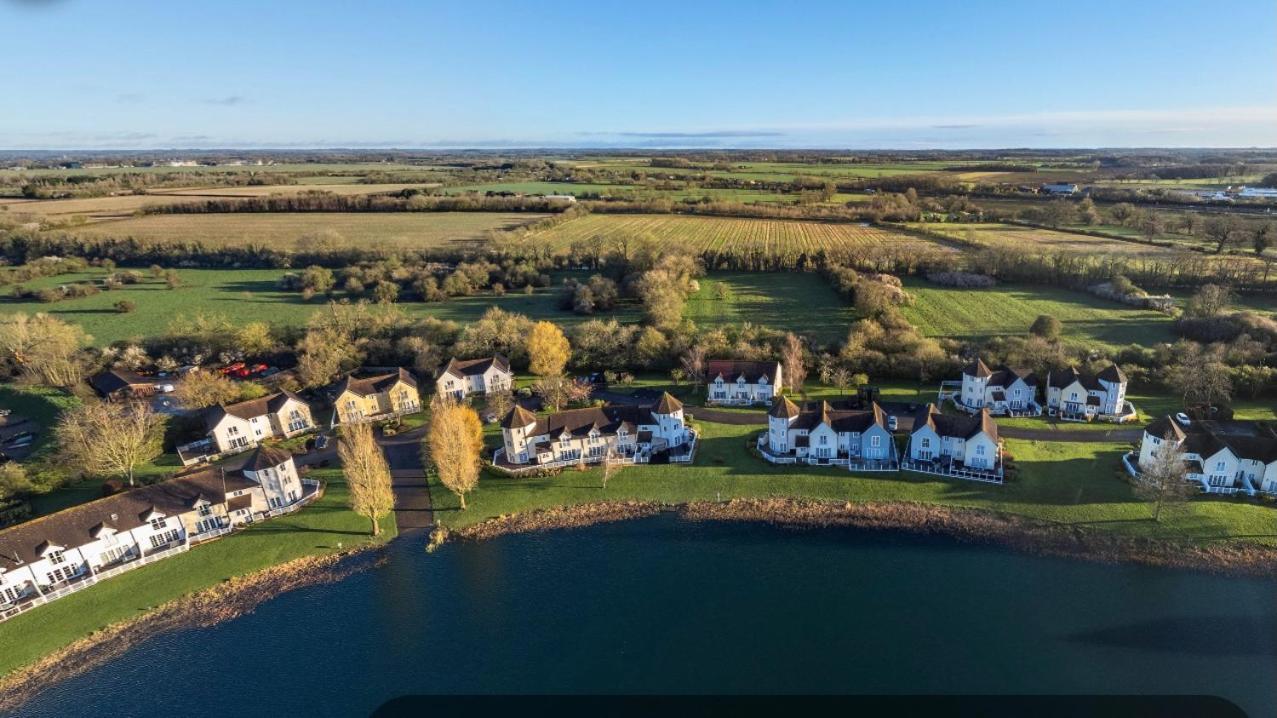 Liming Lodge - Lakeside Home In The Cotswolds Южен Сърни Екстериор снимка