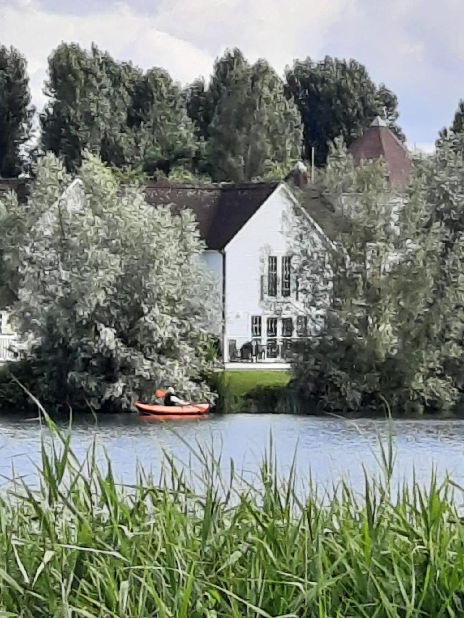 Liming Lodge - Lakeside Home In The Cotswolds Южен Сърни Екстериор снимка